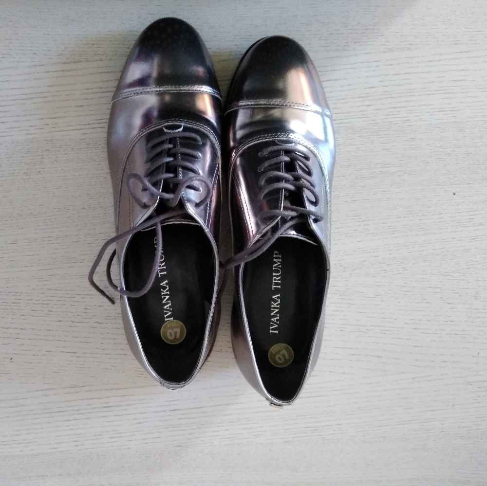 Ivanka Trump, size 7 shoes